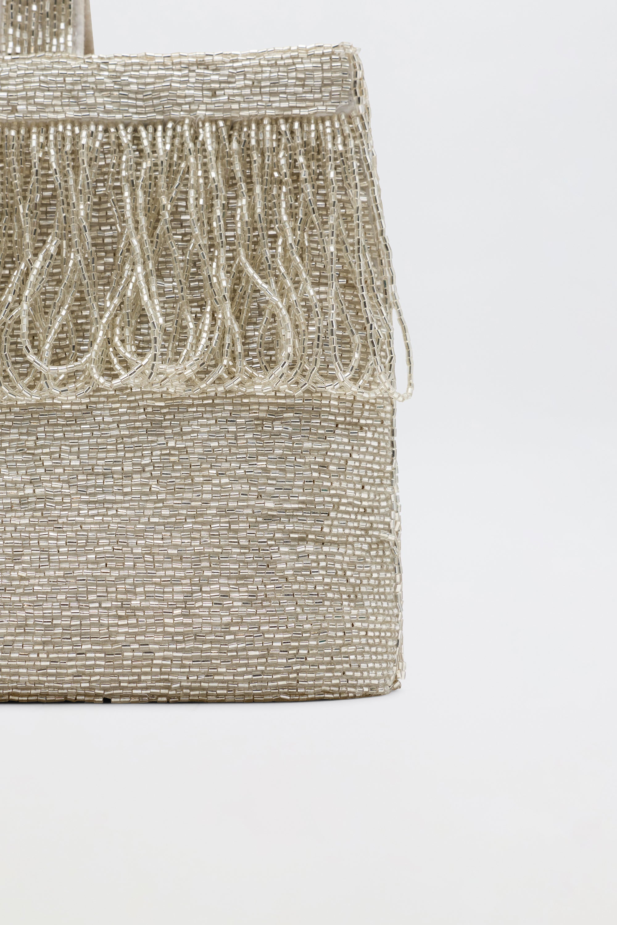 Zenni Beaded Bucket Bag in Silver | RIXO USA ⋆