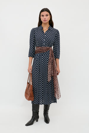 brown and navy dress A Timeless Color Combo To Try This Autumn