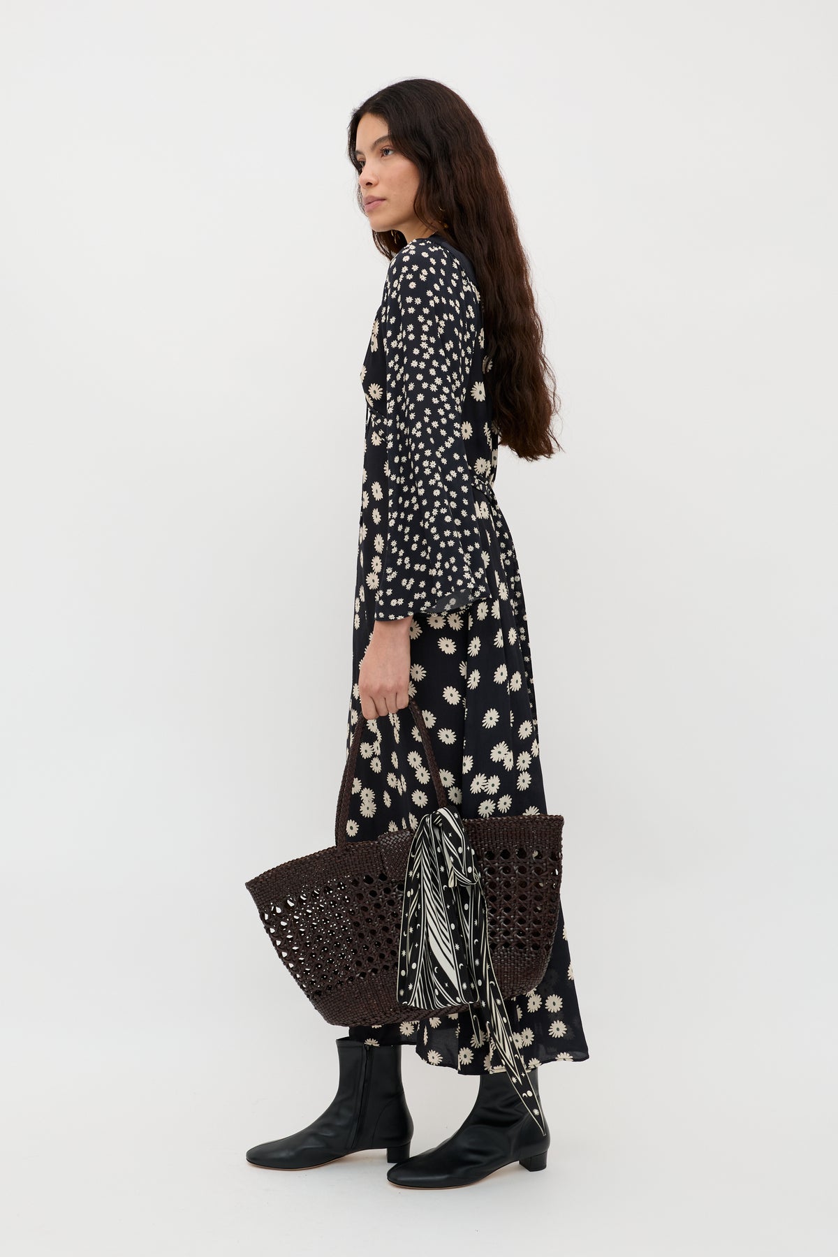 Anela Midi Dress in Daisy Mix Black | RIXO USA Anela Midi Dress in Daisy Mix Black | RIXO USA