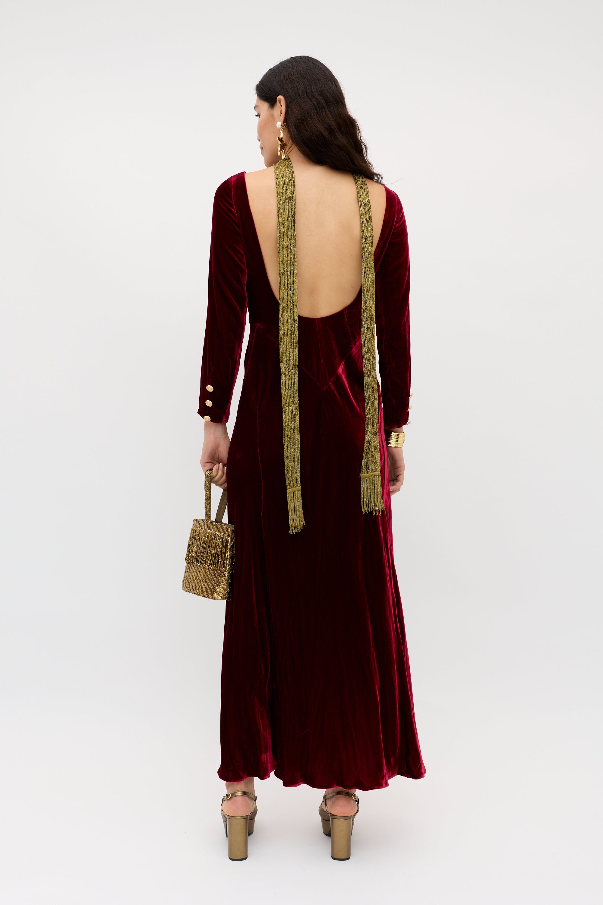 ワンピース Herlipto Royce Velour Long Dress herlipto 𝖢𝗈𝗆𝗂𝗇𝗀 𝗍𝗈 𝗒𝗈𝗎 𝗌𝗈𝗈𝗇… 𝖫𝖺𝗎𝗇𝖼𝗁𝗂𝗇𝗀