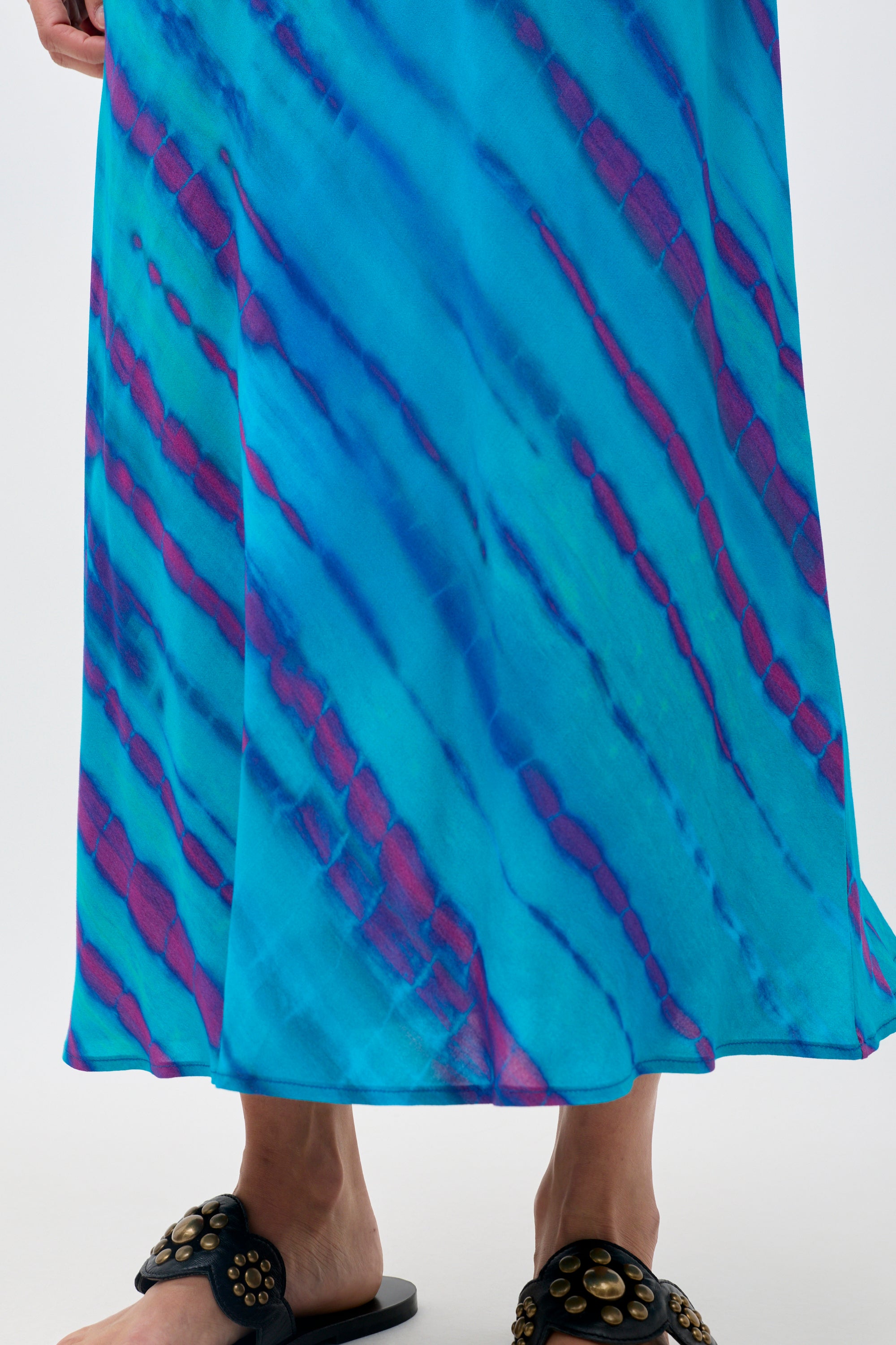 Ardith Midi Skirt in Tie Dye Blue | RIXO ⋆