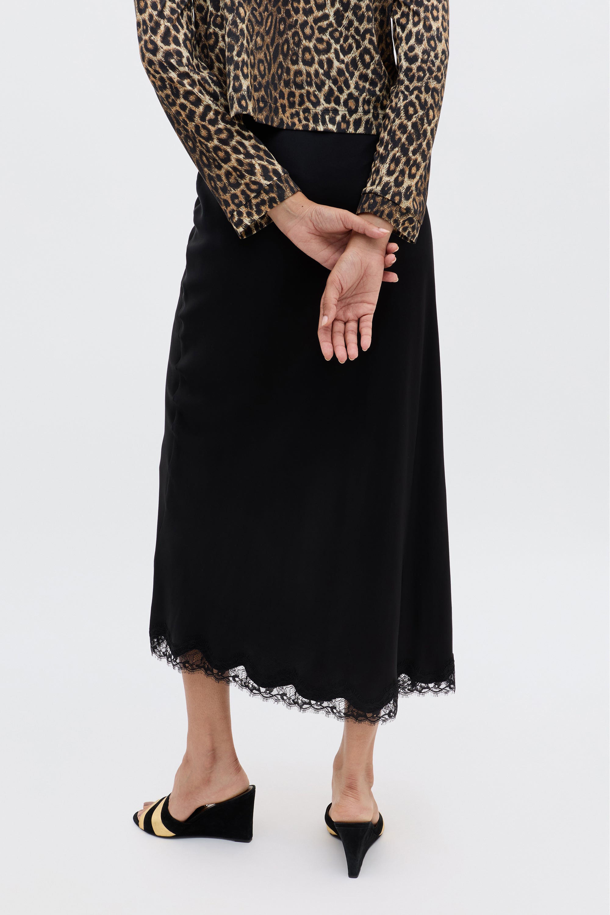 Stassie Satin Midi Skirt in Black | RIXO USA ⋆