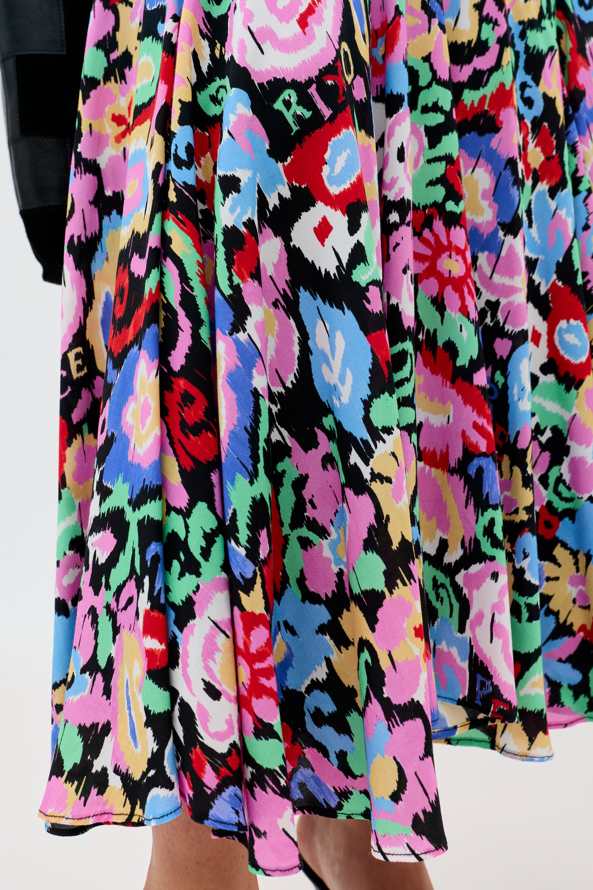 ✨EMOTIONAL COLLAGE RIB SKIRT Libbie Crepe de Chine Midi Skirt in Multi Ikat Bloom Charcoal