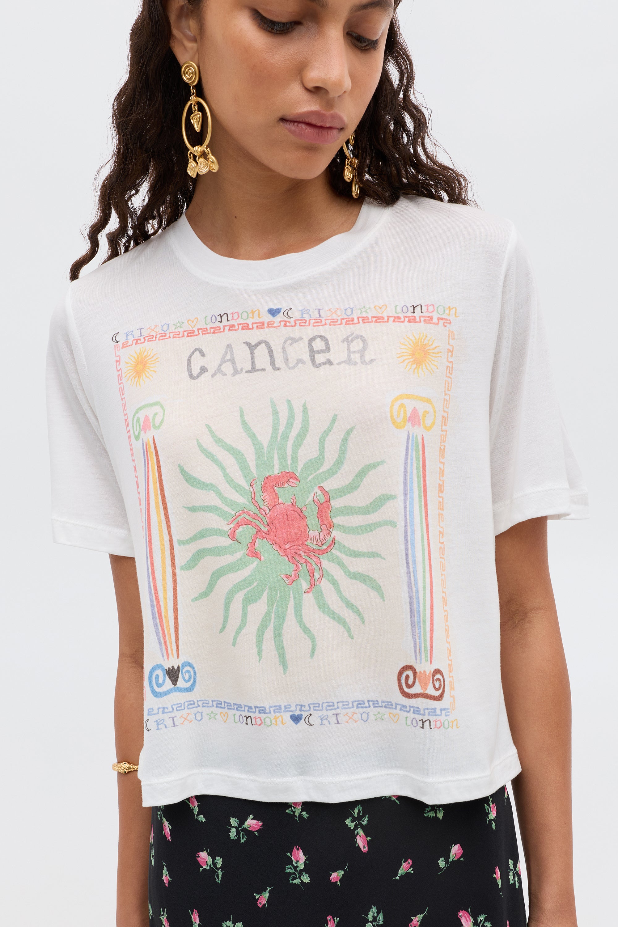 Ria Zodiac T-Shirt in White Cancer | RIXO USA ⋆