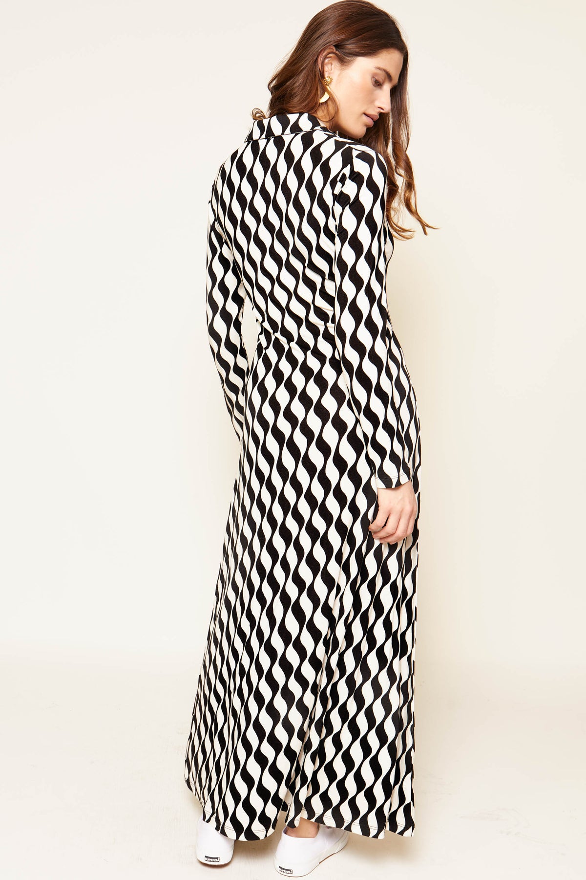 Tillie Jersey Midi Dress in Black Mono Wave | RIXO USA Tillie Jersey Midi Dress in Black Mono Wave | RIXO USA