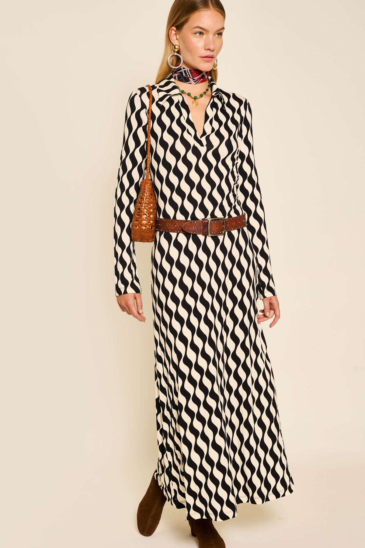 Tillie Jersey Midi Dress in Black Mono Wave | RIXO USA Tillie Jersey Midi Dress in Black Mono Wave | RIXO USA