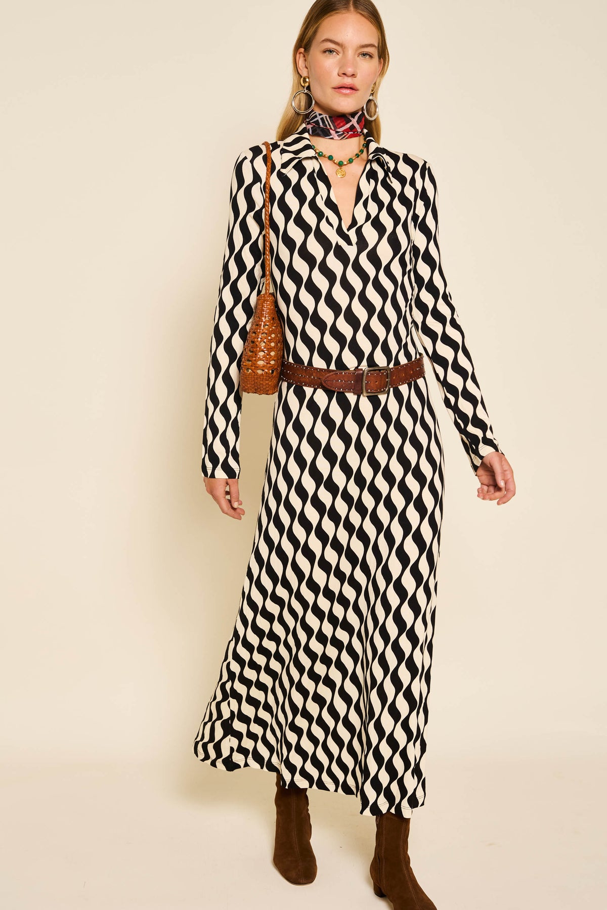 Tillie Jersey Midi Dress in Black Mono Wave | RIXO USA Tillie Jersey Midi Dress in Black Mono Wave | RIXO USA