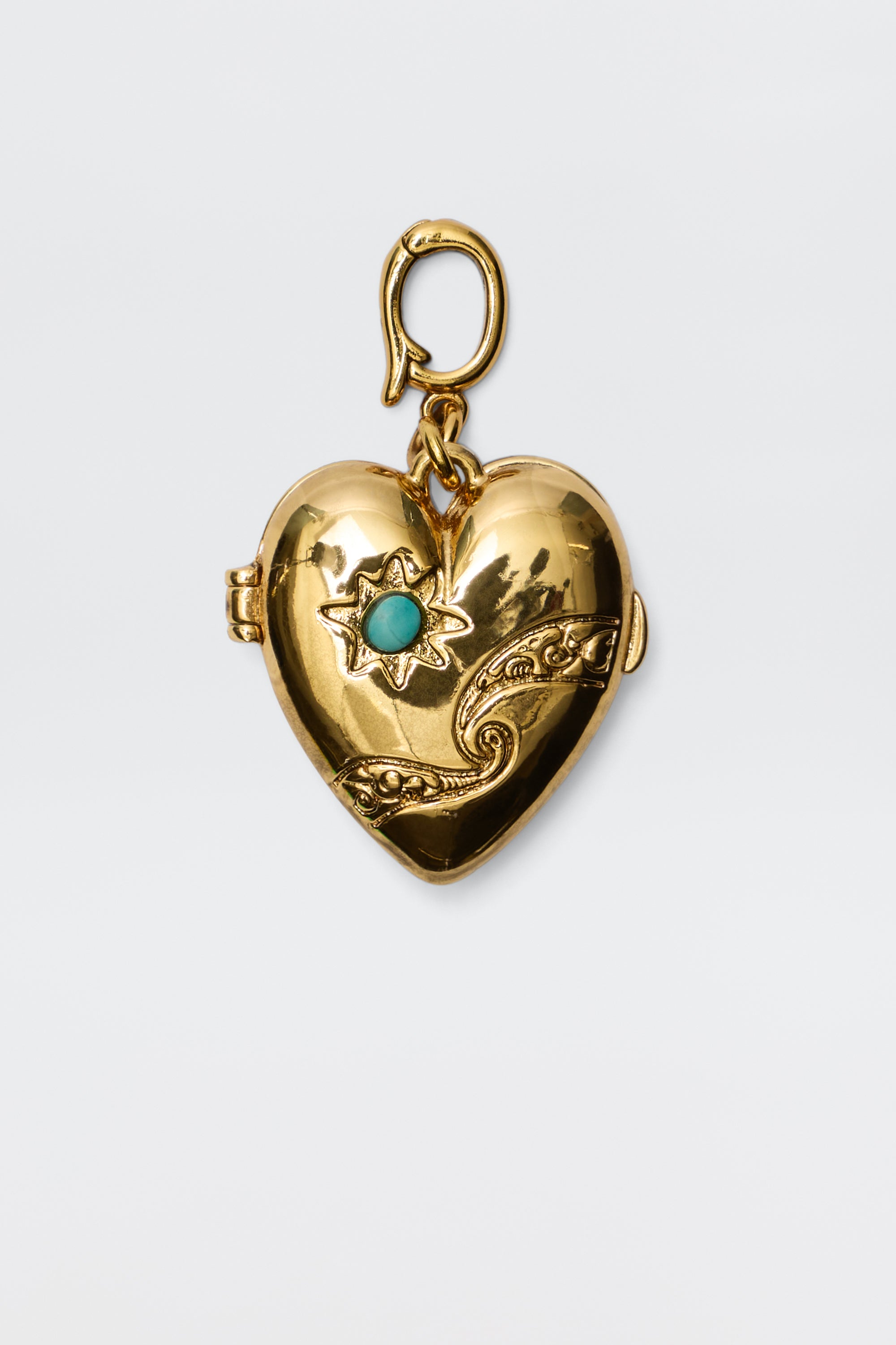 Veyra 18ct Gold Plated Charm in Gold | RIXO ⋆