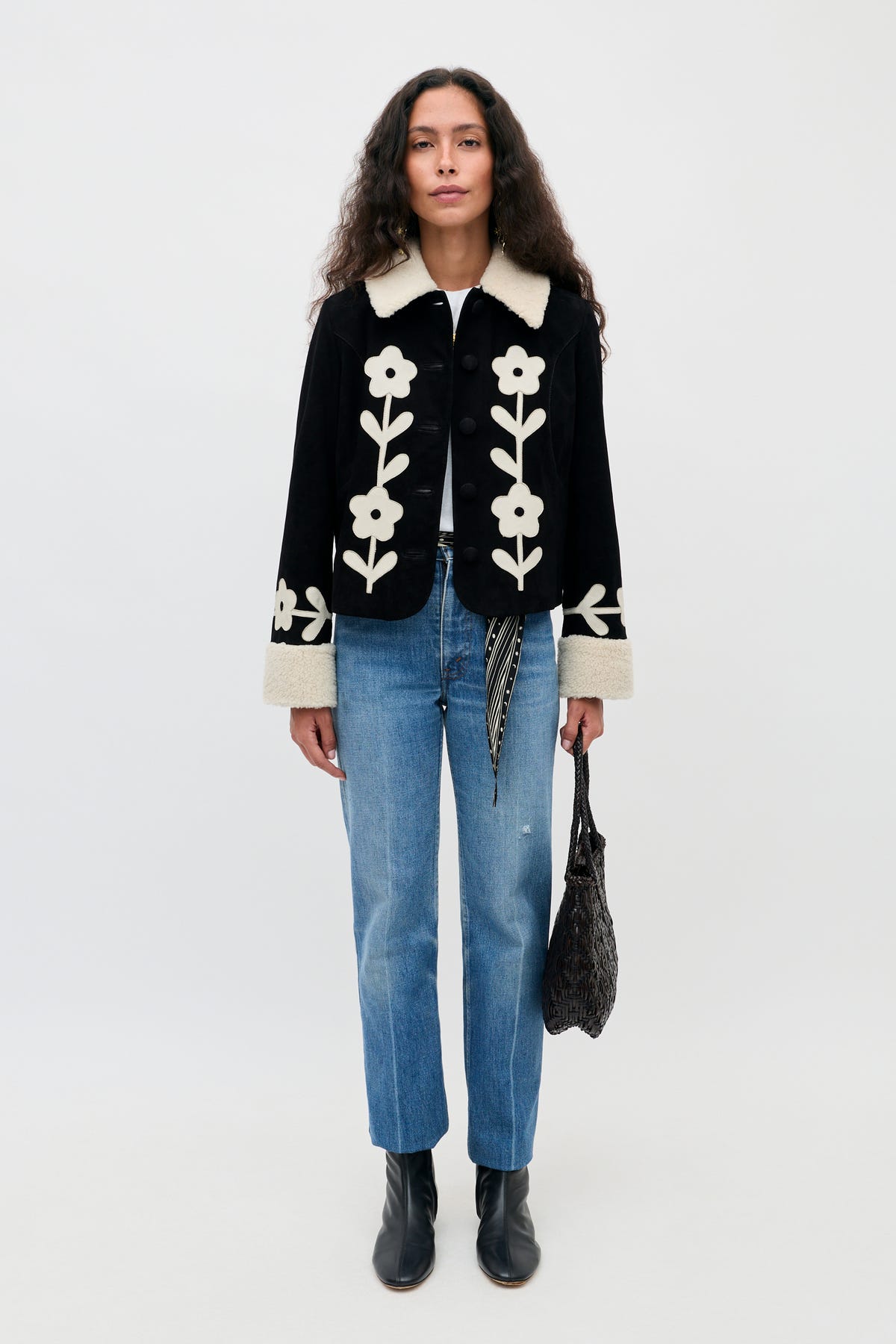Brodie - Retro Daisy Applique Embroidery Black