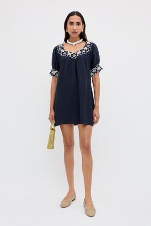 Cristina - Daisy Cutwork
