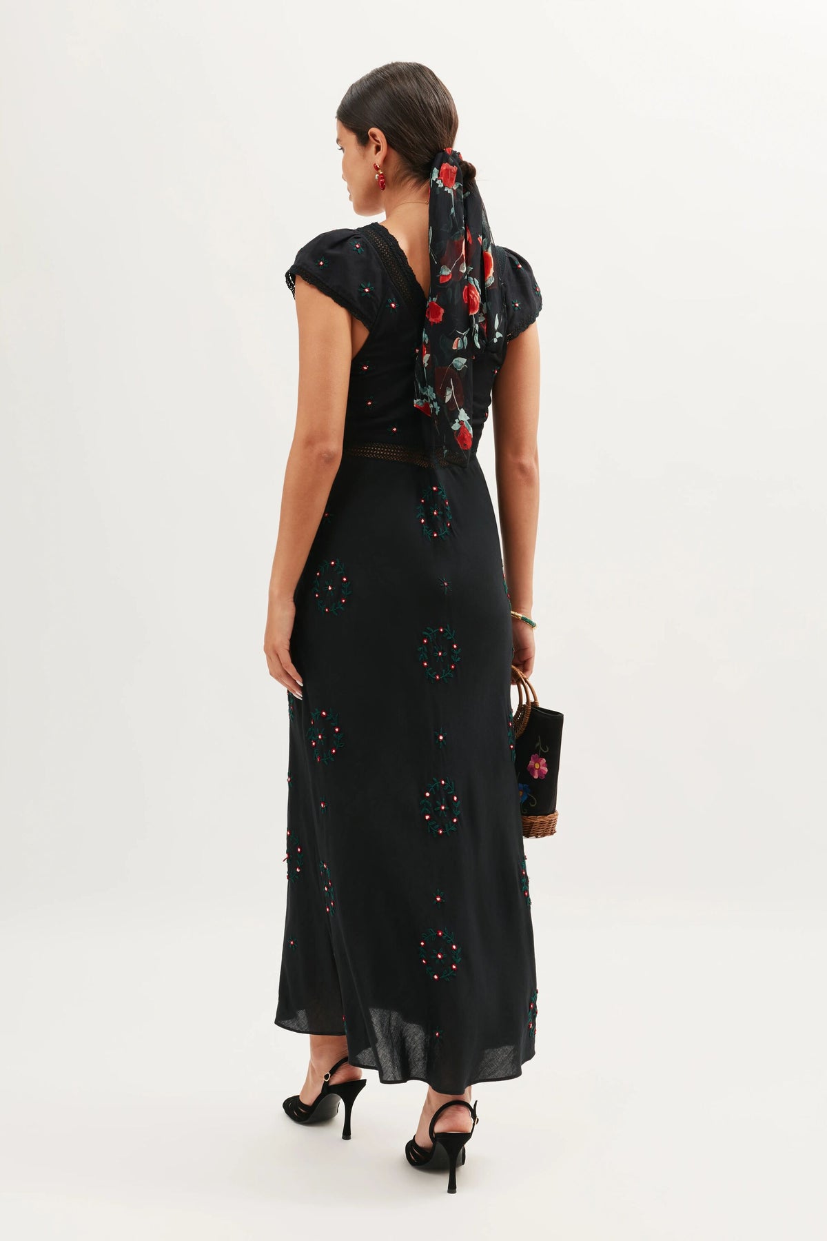 RIXO Iggy Embroidered Linen Rose Trail Embroidery Black RIXO Iggy Embroidered Linen Rose Trail Embroidery Black