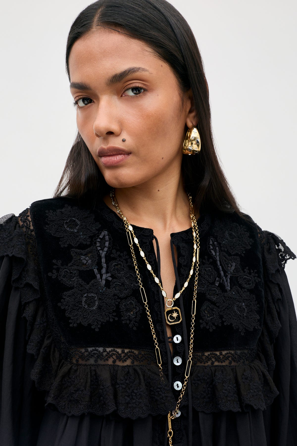 Inez - Lilly Embroidery Black