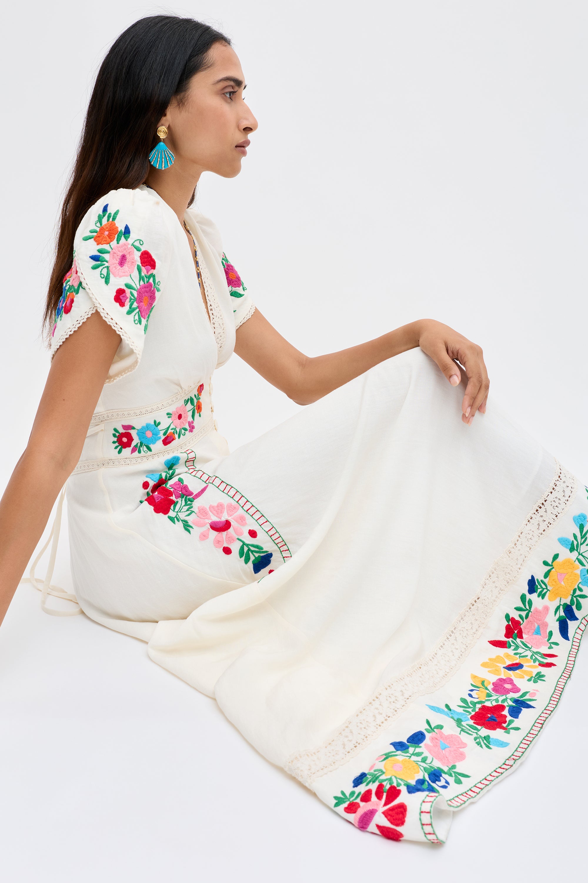 Novara Embroidered Linen Midi Dress in Anemone Embroidery Cream