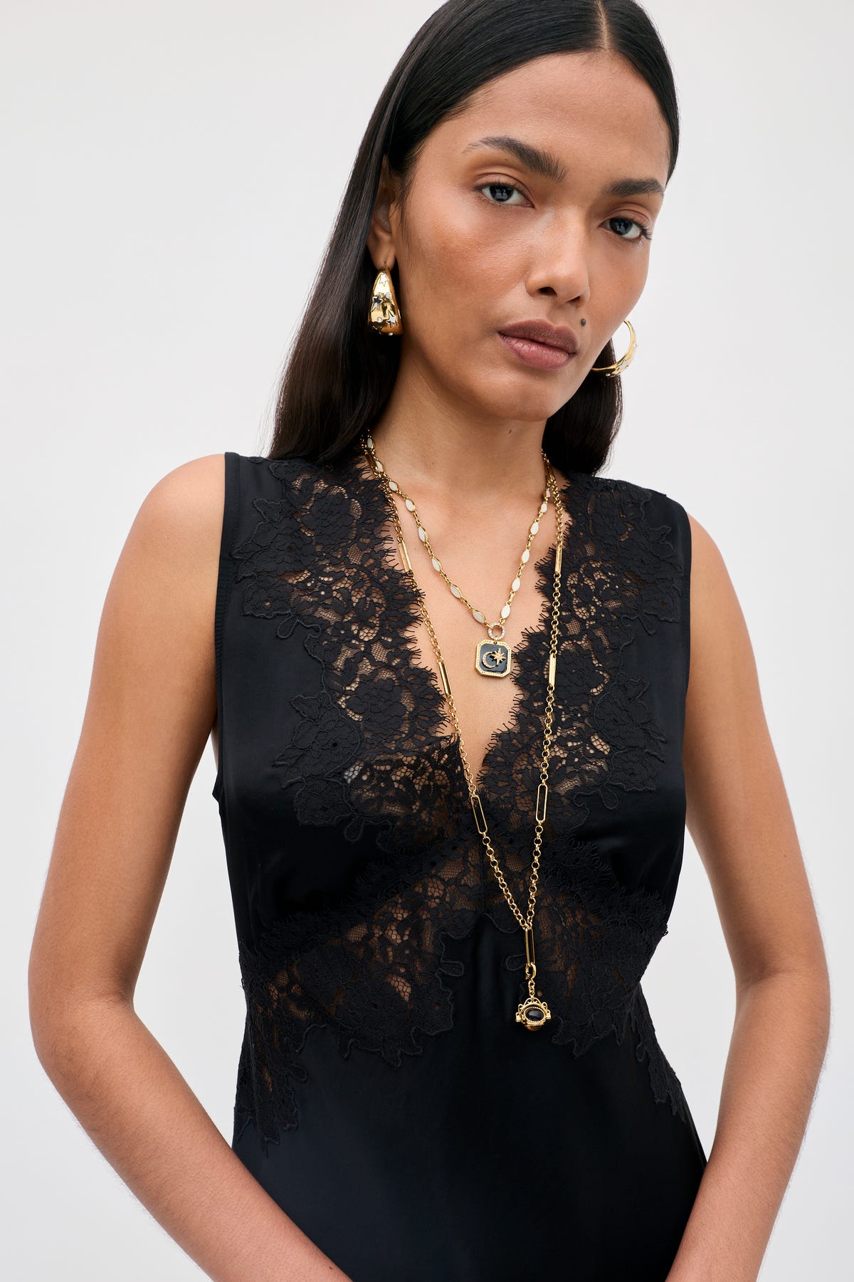 Rhegan - Black