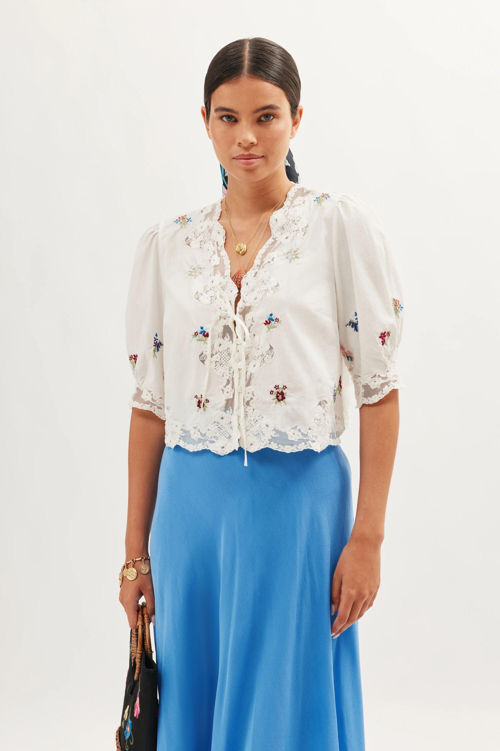 Ursula_Top_Bud_Embroidery_Whit