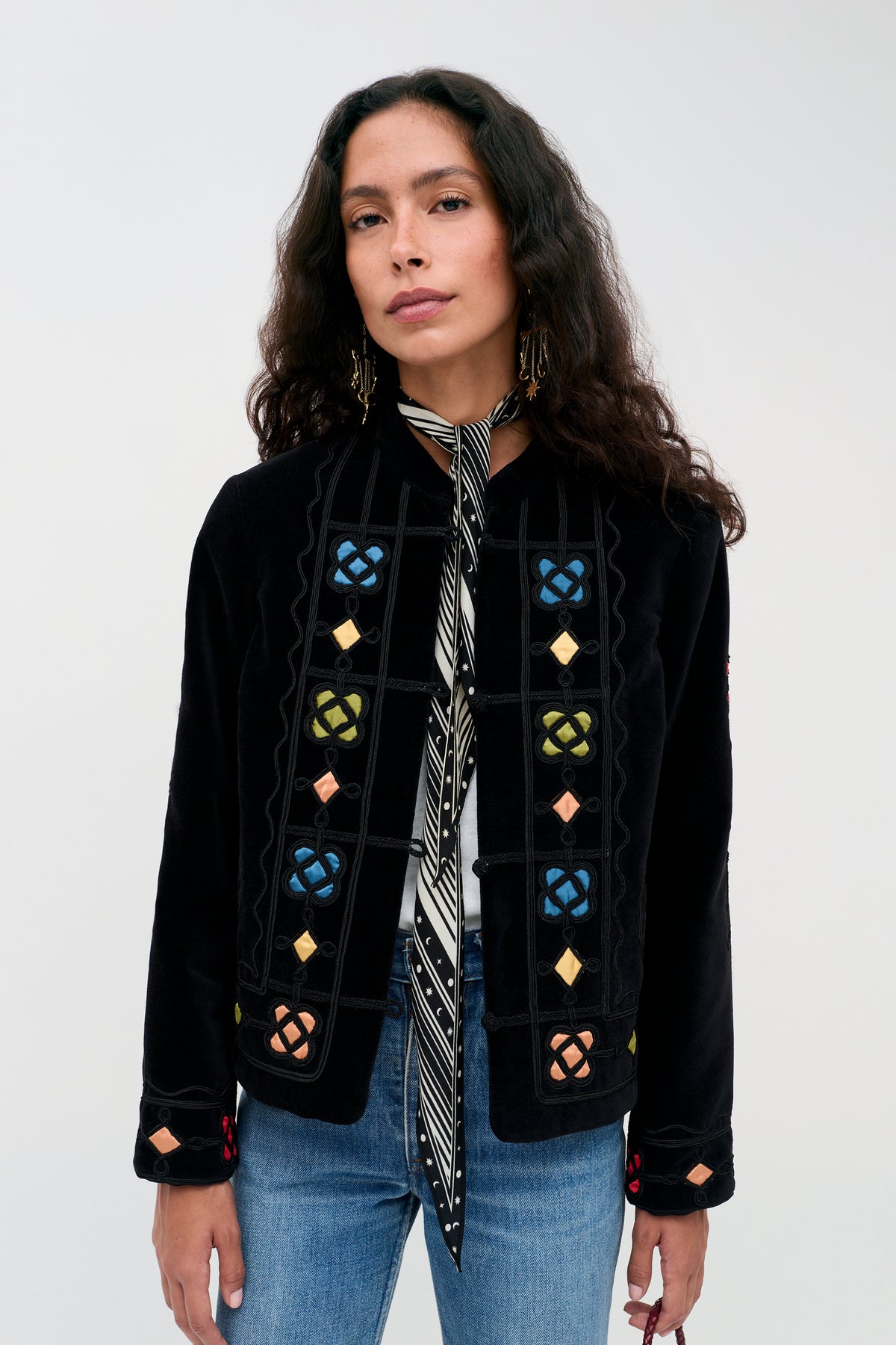 Viktoria  -  Serino Applique Black
