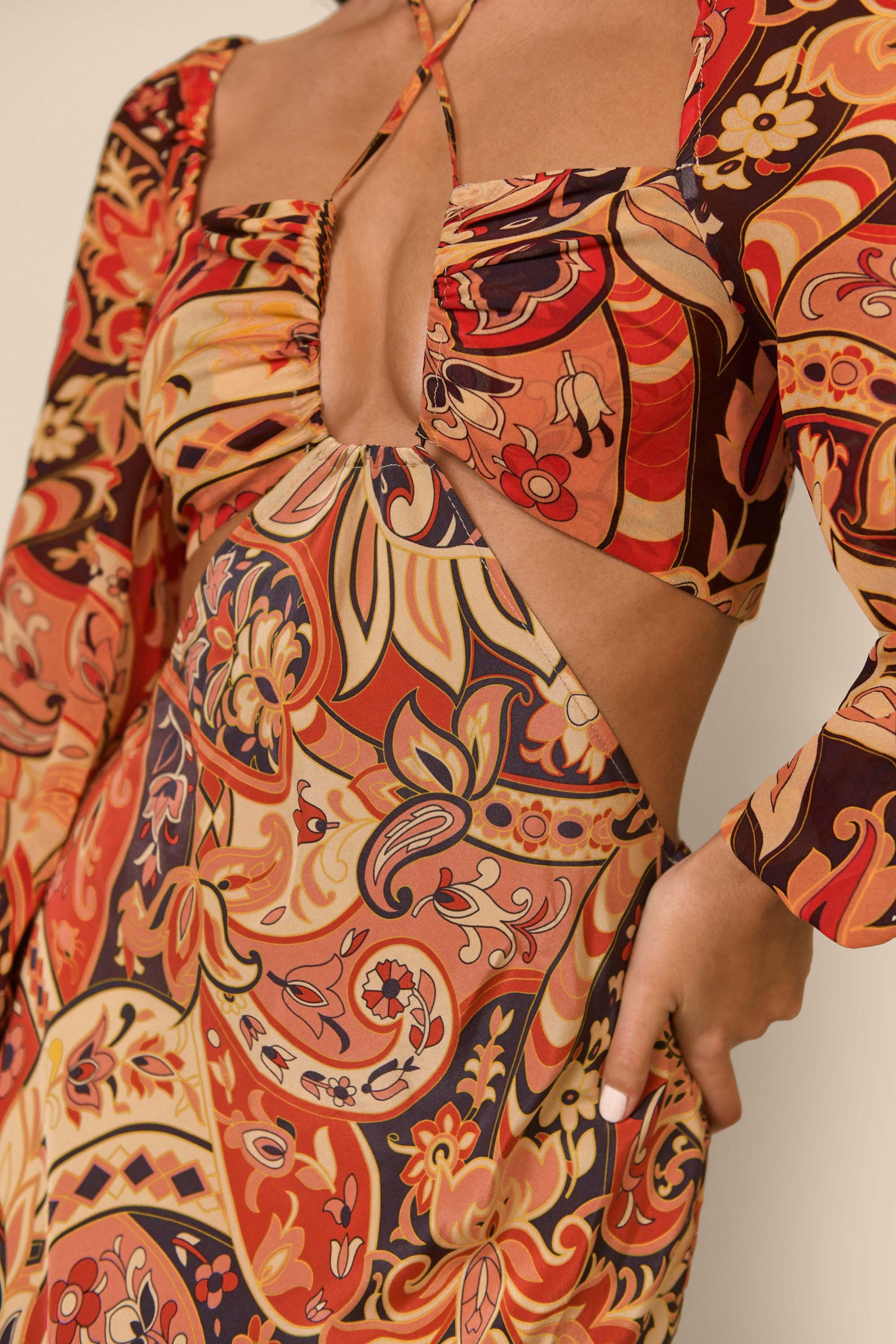 Kamilla Cutout Midi Dress in Brown Grace Paisley Canyon | RIXO USA ⋆ Kamilla Cutout Midi Dress in Brown Grace Paisley Canyon | RIXO USA ⋆